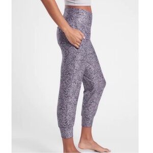 Athleta Salutation Printed Crop Jogger Purple Gray Pockets